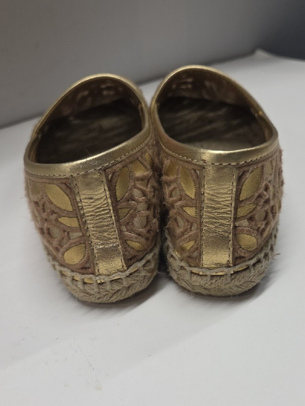 Tory Burch Tan and Gold Laser-Cut Espadrille Flats Sizec6.5 - Picture 4 of 8